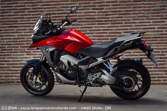 Honda Crossrunner de côté