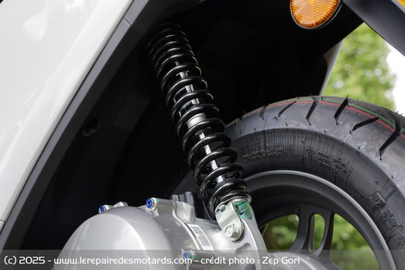 L'amortisseur arri&egrave;re du Honda CUV e: