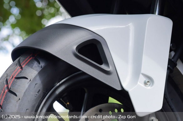 Les designers se sont montr&eacute;s intransigeants sur certains d&eacute;tails, comme les ajours dans le garde-boue avant