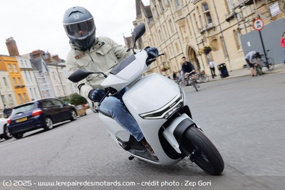 Le CUV e: peut aussi s'aventurer sur les axes secondaires &agrave; condition de rester dans un p&eacute;rim&egrave;tre de 50 km