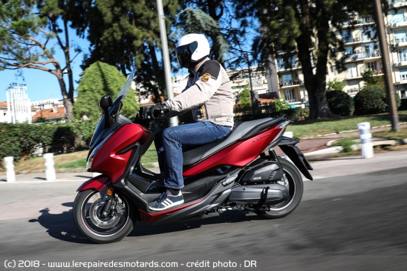 Essai du Honda Forza 125 en ville