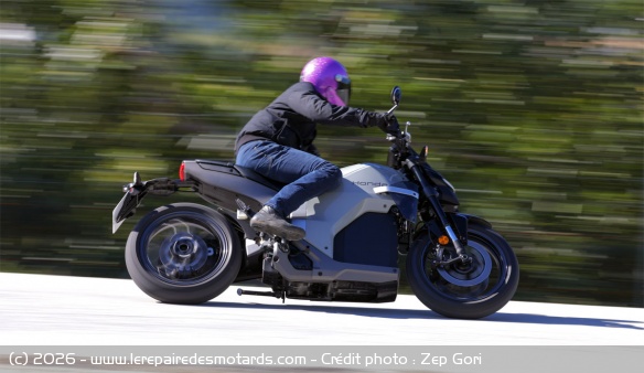 Essai de la moto &eacute;lectrique Honda WN7