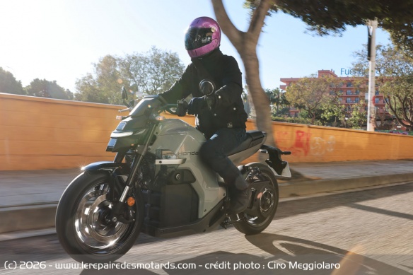La moto &eacute;lectrique Honda a tout pour &ecirc;tre l'allier du quotidien