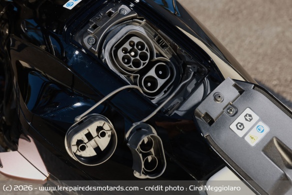 Le port de charge de la Honda WN7