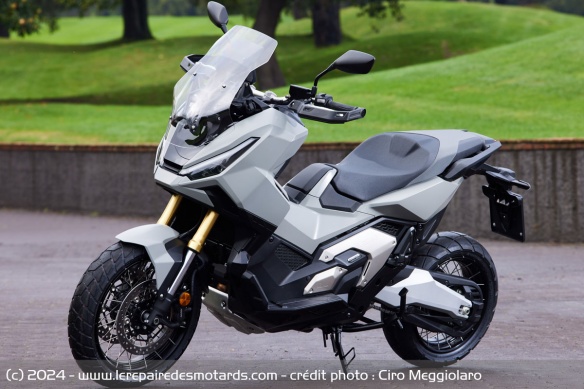 Le Honda X-ADV 750 2025