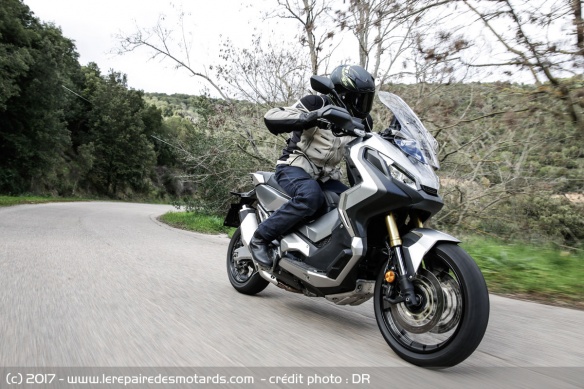 Le Honda X-ADV sur route