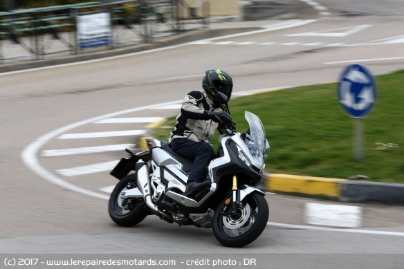 Le Honda X-ADV en ville