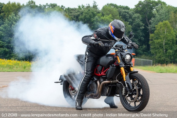 L'Indian FTR 1200 se rapproche plus des roadsters européens que des habituelles productions américaines