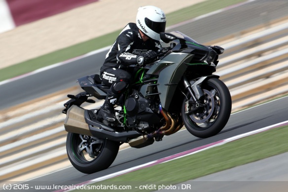 Kawasaki H2 sur autoroute