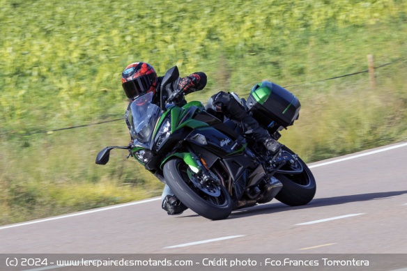 Essai du sport tourer Kawasaki Ninja 1100SX SE Essai du sport tourer Kawasaki Ninja 1100SX SE