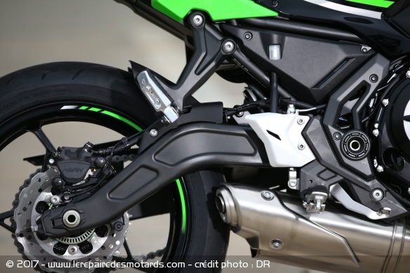 Le bras oscillant de la Kawasaki Ninja 650