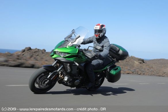 La Kawasaki Versys 1000 SE en courbe