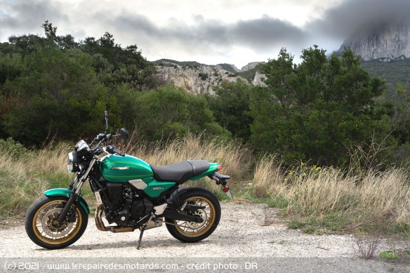 3 coloris : Vert Candy Emerald / Gris Metallic Moondust / Noir Ebony