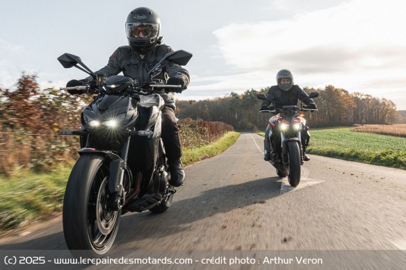 Aucune des deux n'est faite pour l'autoroute, mais la Z s'en sort un peu mieux