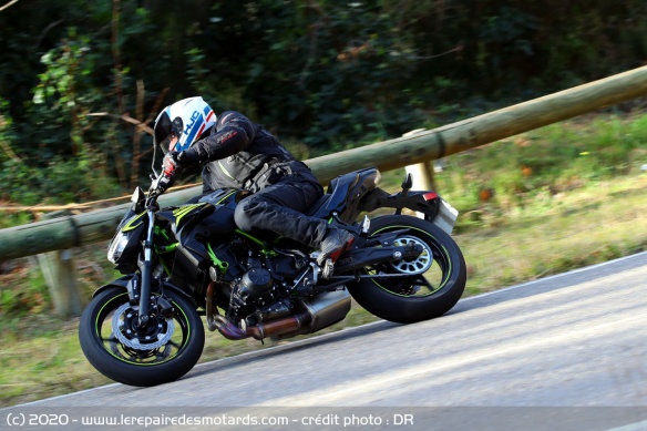 Essai de la Z650 sur les petites routes