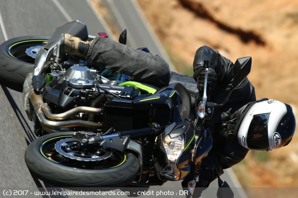 Kawasaki Z900 à l'attaque