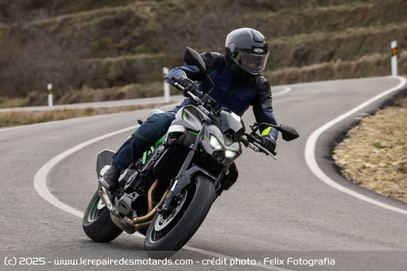 Neutre et facile ou nerveuse, la Z900 sait changer de visage à la demande