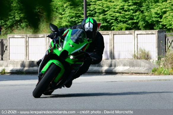 Ninja ZX-10R en ville