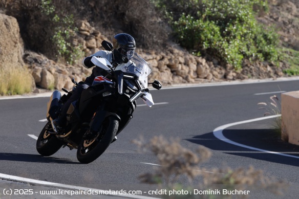 La transmission manuelle reste le mode le plus adapté pour attaquer sur route