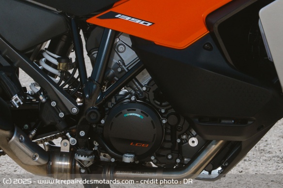 Le moteur LC8 de la KTM 1390 Super Adventure S EVO
