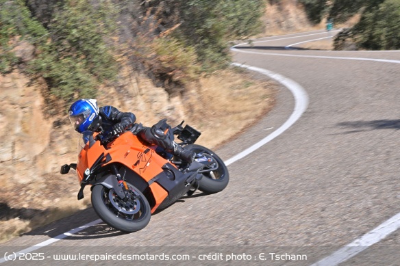 Les nombreux réglages permettent à la sportive d'arborer un visage plus ou moins civilisé selon les envies