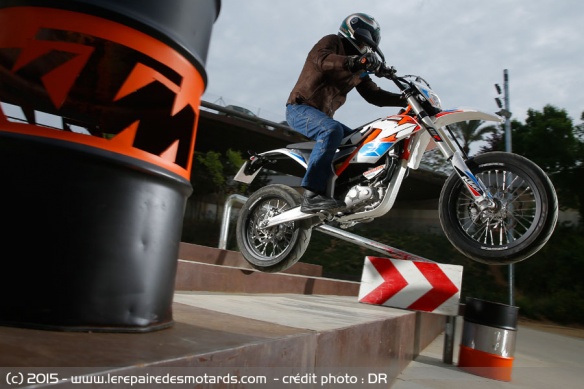 Saut KTM Freeride E-SM
