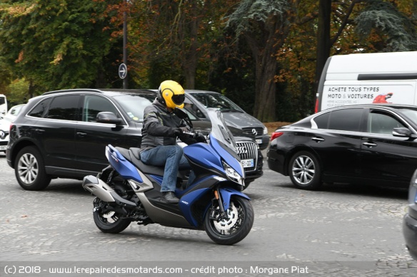 Essai du Kymco XCiting S 400i dans la circulation urbaine Essai du Kymco XCiting S 400i dans la circulation urbaine