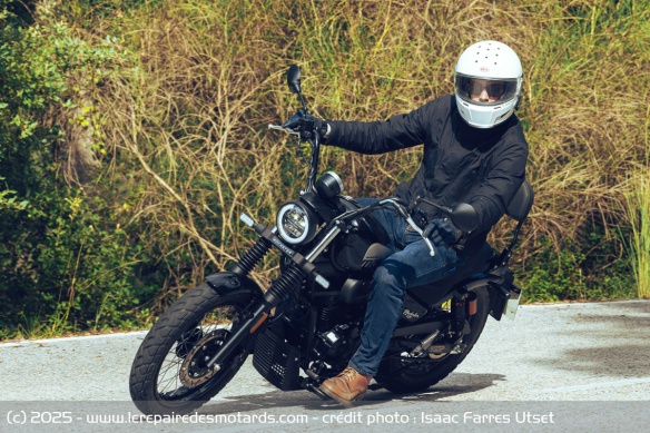 La Rockster 125 EVO montre ses limites dans les côtes