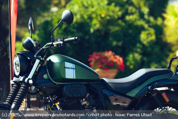 L'assise est confortable et accessible à tous les gabarits