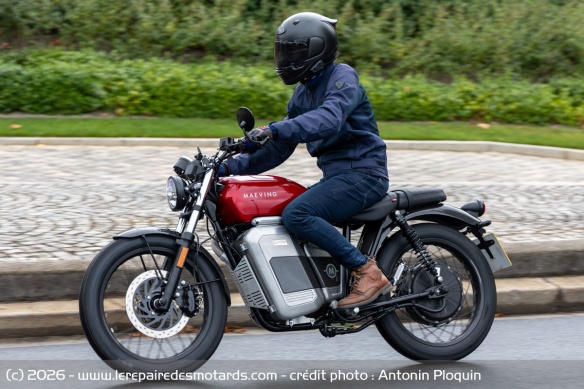 Agile et tr&egrave;s l&eacute;g&egrave;re, la RM2 s'emm&egrave;ne tr&egrave;s facilement en ville