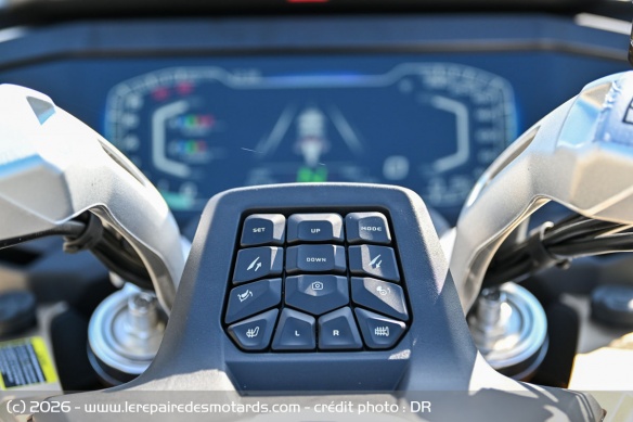 La console centrale de la Mash GT750