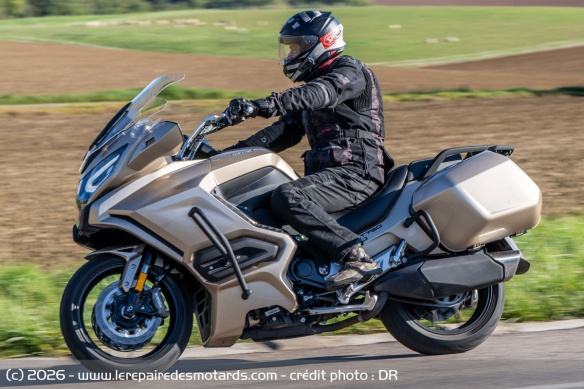 Entre son manque de souplesse et ses vibrations &agrave; bas r&eacute;gime, le moteur incite &agrave; rester sur les rapports inf&eacute;rieurs en ville