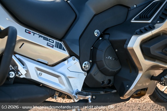 Le moteur bicylindre de la Mash GT750