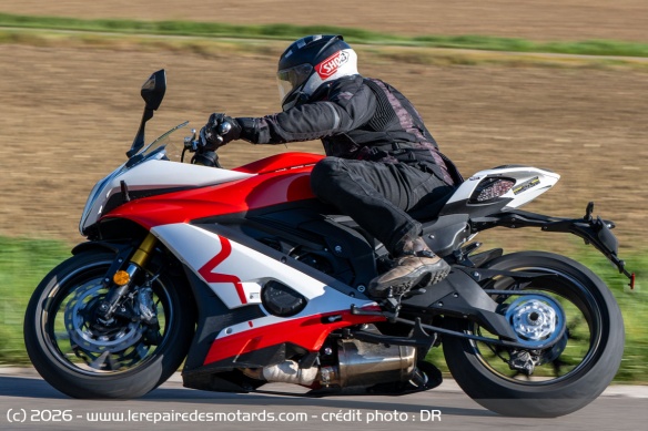 La Mash b&eacute;n&eacute;ficie d'un amortissement plut&ocirc;t r&eacute;ussi qui s'est mis en valeurs sur les routes d&eacute;grad&eacute;es de notre essai
