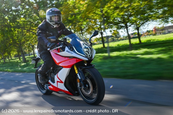 Le moteur manque de souplesse &agrave; bas r&eacute;gime et impose de jouer de l'embrayage