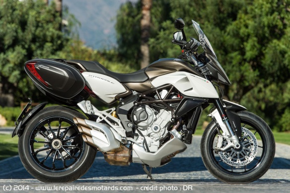 Côté droit MV Agusta Stradale 800