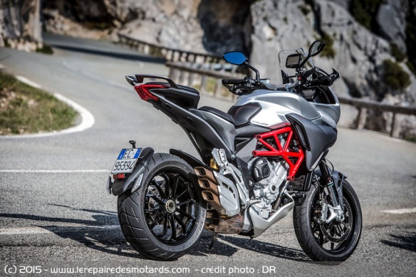 Vue arrière MV Agusta Turismo Veloce 800