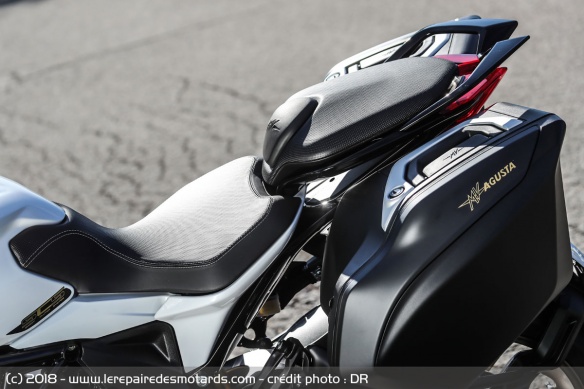 La selle de la MV Agusta Turismo Veloce 800 Lusso SCS