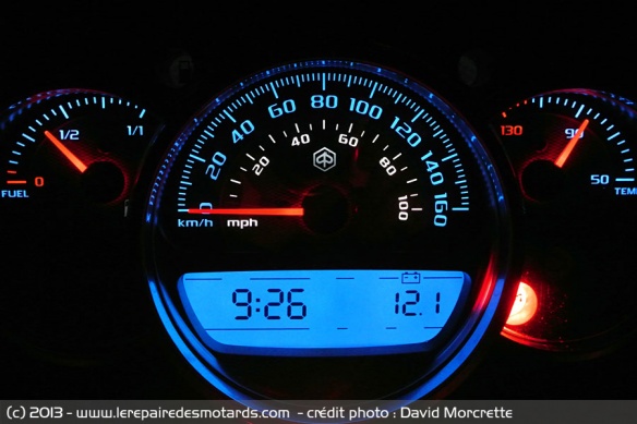 Compteur de nuit du scooter Piaggio MP3 Yourban