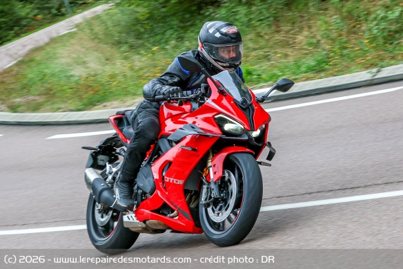 Le nouveau cadre aluminium change la donne et am&eacute;liore le comportement de la sportive