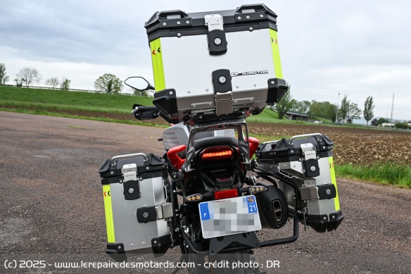 Les bagages de la QJMOTOR SRT 700 SX Touring