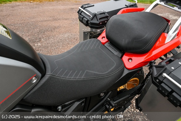 La selle de la QJMOTOR SRT 700 SX Touring