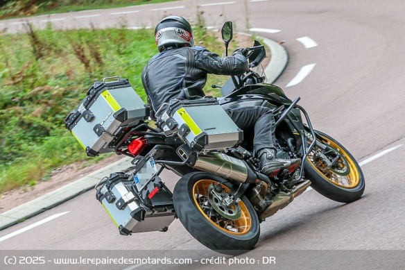 Les pneus Maxxis manquent un peu de précision malgré une bonne adhérence sur le sec