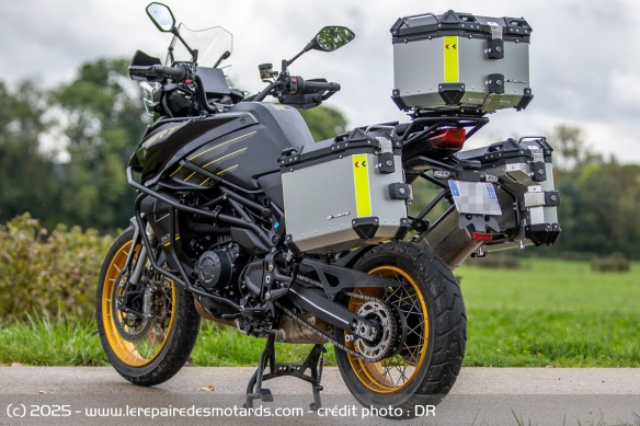 Le trail QJMOTOR SRT 900 SX Touring
