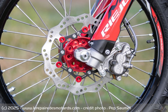 Le frein avant de la Rieju MR 300i PRO