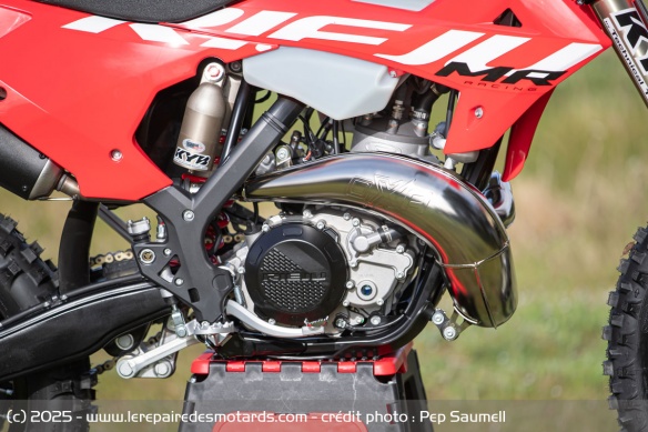 Le moteur monocylindre 2-temps de 298 cm3 des Rieju MR 300i