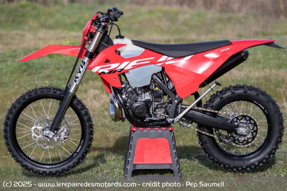 L'enduro Rieju MR 300i Racing