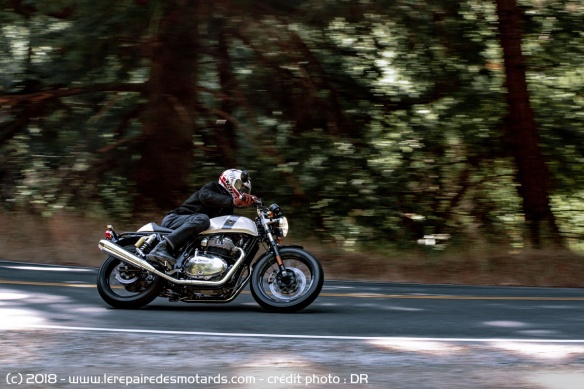 La Continental GT 650 en courbe