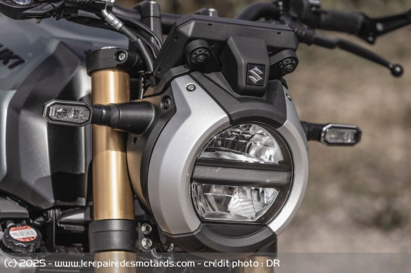 Le phare avant à LED de la Suzuki GSX-8T