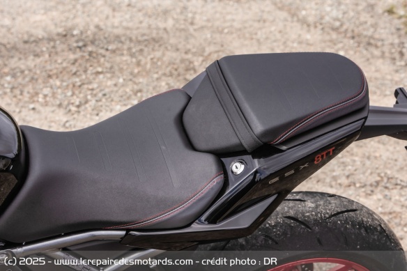 Si le duo est possible, beaucoup pr&eacute;f&egrave;reront installer un capot pour soigner leur look et rouler en solo